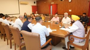 मुख्यमंत्री द्वारा मंडियों से धान की लिफ्टिंग युद्ध स्तर पर करने के आदेश