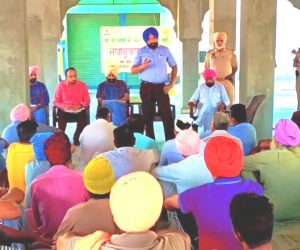 ਡਿਪਟੀ ਕਮਿਸ਼ਨਰ ਦੀ ਅਗਵਾਈ ਹੇਠ ਪਿੰਡ ਕੋਰਵਾਲਾ ਅਤੇ ਖ਼ਿਆਲੀ ਚਹਿਲਾਵਾਲੀ ਵਿਖੇ ਲਗਾਏ ਕਿਸਾਨ ਸਿਖਲਾਈ ਕੈਂਪ