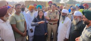 डिप्टी कमिश्नर ने विधायक व एसएसपी के साथ दसूहा मंडी में धान की खरीद और लिफ्टिंग किया निरीक्षण