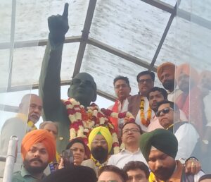‘ਆਪ’ ਦੇ ਨਵਨਿਯੂਕਤ ਪ੍ਰਧਾਨ ਅਮਨ ਅਰੋੜਾ ਅਤੇ ਕਾਰਜਕਾਰੀ ਪ੍ਰਧਾਨ ਸ਼ੈਰੀ ਕਲਸੀ ਦਾ ਵਿਧਾਇਕ ਬੱਗਾ ਦੀ ਅਗਵਾਈ ਹੇਠ ਹੋਇਆ ਨਿੱਘਾ ਕੀਤਾ