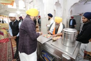 CM PAYS OBEISANCE AT GURDWARA SRI BHABHOR SAHIB