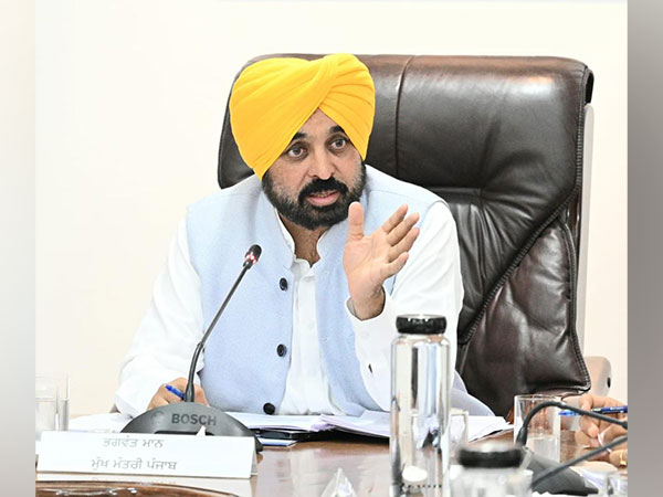ਮਾਲ ਦਫ਼ਤਰਾਂ ਵਿੱਚ ਪਾਰਦਰਸ਼ਤਾ ਨੂੰ ਯਕੀਨੀ ਬਣਾਉਣ ਅਤੇ ਲੋਕਾਂ ਦੀ ਸਹੂਲਤ ਲਈ ਮੁੱਖ ਮੰਤਰੀ ਭਗਵੰਤ ਸਿੰਘ ਮਾਨ ਦੀ ਅਗਵਾਈ ਵਾਲੀ ਸਰਕਾਰ ਵੱਲੋਂ ਵੱਡਾ ਫੈਸਲਾ
