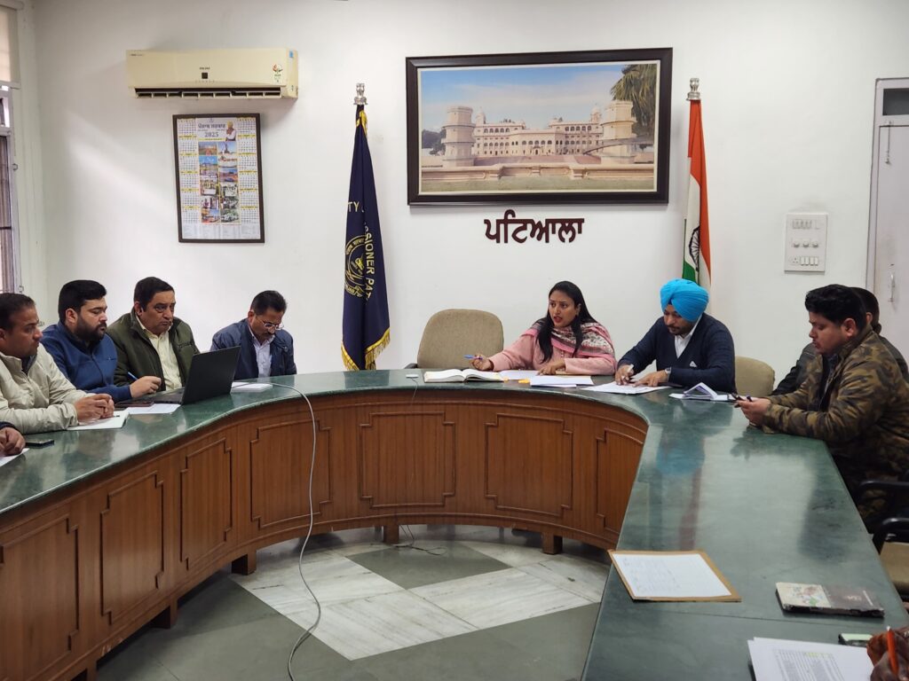 ਸੇਵਾ ਕੇਂਦਰਾਂ ਰਾਹੀਂ ਲੋਕਾਂ ਨੂੰ ਮਿਲ ਰਹੀਆਂ ਸੇਵਾਵਾਂ ਦਾ ਮੁੱਖ ਮੰਤਰੀ ਫ਼ੀਲਡ ਅਫ਼ਸਰ ਨੇ ਲਿਆ ਜਾਇਜ਼ਾ