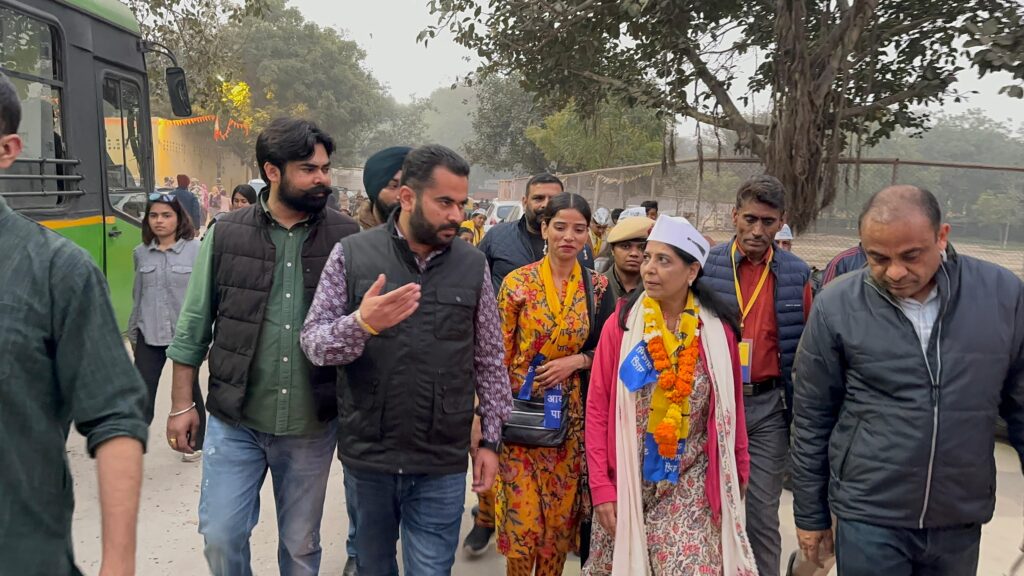 ਵਿਧਾਇਕ ਫਾਜ਼ਿਲਕਾ ਨੇ ਸੁਨੀਤਾ ਕੇਜਰੀਵਾਲ ਨਾਲ ਮਿਲ ਅਰਵਿੰਦ ਕੇਜਰੀਵਾਲ ਦੇ ਹੱਕ ਵਿਚ ਮੰਗੀਆਂ ਵੋਟਾਂ