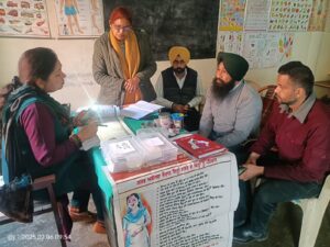 ਸੀਨੀਅਰ ਮੈਡੀਕਲ ਅਫਸਰ ਡਾ. ਨਵਦੀਪ ਕੋਰ  ਵਲੋਂ ਪਿੰਡ ਕਮਾਲੀ ਅਤੇ ਘੁਮੰਡਗੜ ਸੈਂਟਰ ਦਾ ਦੌਰਾ
