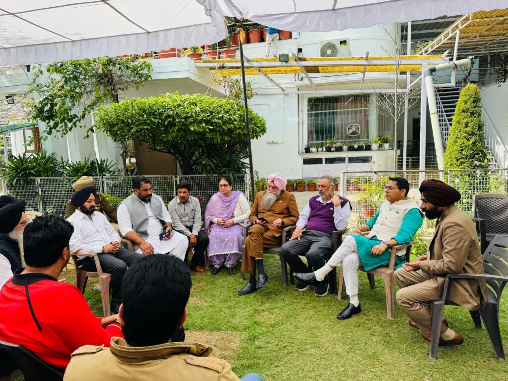 ਪੰਜਾਬ ਵਿਧਾਨ ਸਭਾ ਦੇ ਸਪੀਕਰ ਕੁਲਤਾਰ ਸਿੰਘ ਸੰਧਵਾਂ ਤੇ ਕੈਬਨਿਟ ਮੰਤਰੀ ਅਮਨ ਅਰੋੜਾ ਨੇ ਡਾ.ਬਲਬੀਰ ਸਿੰਘ ਨਾਲ ਦੁੱਖ ਸਾਂਝਾ ਕੀਤਾ