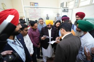ਭ੍ਰਿਸ਼ਟ ਅਫਸਰਾਂ ਅੱਗੇ ਝੁਕਾਂਗੇ ਨਹੀਂ-ਮੁੱਖ ਮੰਤਰੀ