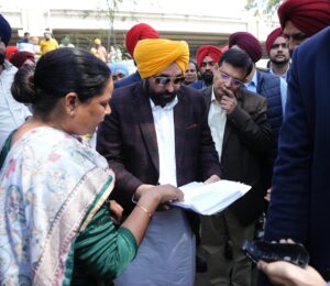 ਭ੍ਰਿਸ਼ਟ ਅਫਸਰਾਂ ਅੱਗੇ ਝੁਕਾਂਗੇ ਨਹੀਂ-ਮੁੱਖ ਮੰਤਰੀ