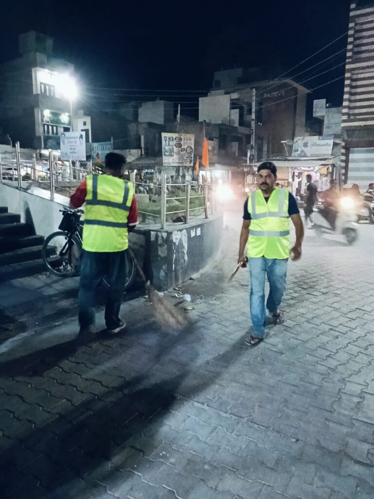 ਨਗਰ ਕੌਂਸਲ ਫਾਜ਼ਿਲਕਾ ਵੱਲੋਂ ਸ਼ਹਿਰ ਅੰਦਰ ਨਾਈਟ ਸਵੀਪਿੰਗ ਸ਼ੁਰੂ, ਸ਼ਹਿਰ ਦੀ ਸਫਾਈ ਵਿਵਸਥਾ ਵਿਚ ਆਵੇਗਾ ਹੋਰ ਸੁਧਾਰ