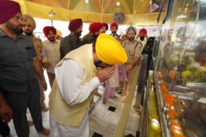 CM FELICITATES PUNJABIS ON SACRED FESTIVAL OF BAISAKHI  PAYS OBEISANCE AT GURDWARA DUKH NIWARAN SAHIB, PATIALA
