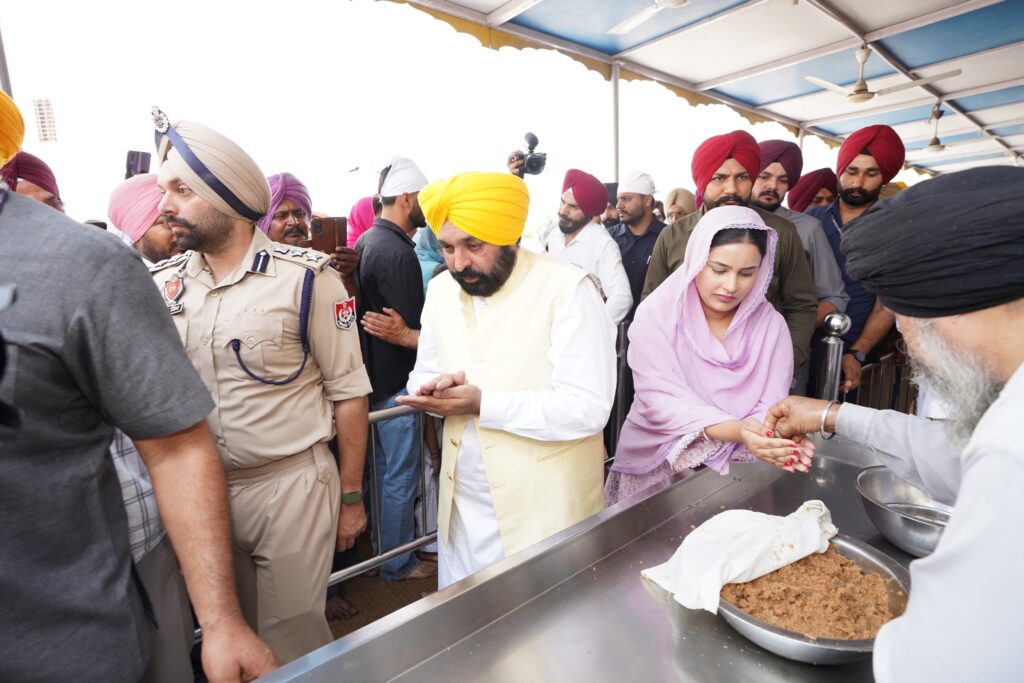 CM FELICITATES PUNJABIS ON SACRED FESTIVAL OF BAISAKHI  PAYS OBEISANCE AT GURDWARA DUKH NIWARAN SAHIB, PATIALA