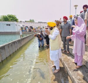 CM FELICITATES PUNJABIS ON SACRED FESTIVAL OF BAISAKHI  PAYS OBEISANCE AT GURDWARA DUKH NIWARAN SAHIB, PATIALA