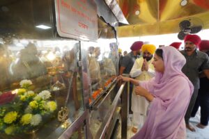 CM FELICITATES PUNJABIS ON SACRED FESTIVAL OF BAISAKHI  PAYS OBEISANCE AT GURDWARA DUKH NIWARAN SAHIB, PATIALA
