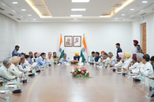 किसी भी अप्रिय स्थिति का सामना करने वाला अग्रणी राज्य होने के बावजूद, पंजाब को राहत के लिए अंत में माना जाता है; मुख्यमंत्री मान ने सर्वदलीय बैठक में पंजाब को विशेष पैकेज और भारी करों से राहत देने पर जोर दिया