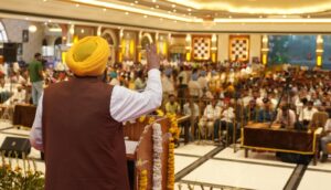 मुख्यमंत्री ने 99 प्रतिशत से अधिक ऋण वसूली कर मिसाल कायम करने वाली धूरी सर्कल की सहकारी सभाओं का किया सम्मान