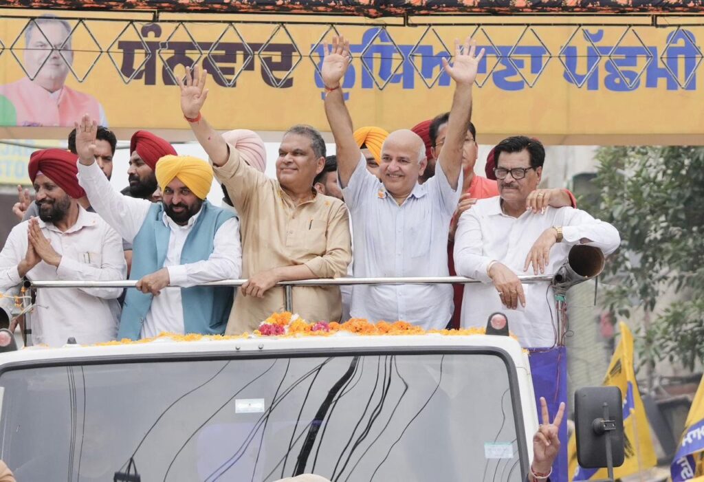 ‘ਆਪ’ ਦਾ ਰੋਡ ਸ਼ੋਅ: ਕੰਮ ਦੀ ਰਾਜਨੀਤੀ ਨੂੰ ਵੋਟ ਪਾਉਣ ਲਈ ਲੁਧਿਆਣਾ ਪੱਛਮੀ ਦਾ ਦਿਲੋਂ ਧੰਨਵਾਦ