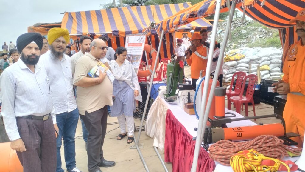 ਐਨਡੀਆਰਐਫ ਨੇ ਕੀਤੀ ਸਲਾਨਾ ਮੌਕ ਡਰਿੱਲ, ਵਿਭਾਗਾਂ ਤੇ ਲੋਕਾਂ ਨੂੰ ਦਿੱਤੀ ਹੜ੍ਹਾਂ ਤੋਂ ਬਚਾਓ ਦੀ ਜਾਣਕਾਰੀ