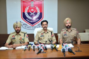 ਦਿੱਲੀ ਦੇ ਸਾਬਕਾ ਉਪ ਮੁੱਖ ਮੰਤਰੀ ਦਾ ਕਰੀਬੀ ਹੋਣ ਦਾ ਭੁਲੇਖਾ ਪਾਉਣ ਲਈ ਪੁਰਾਣੇ ਮੋਬਾਇਲ ਨੰਬਰ ਨੂੰ ਵਰਤਣ ਵਾਲਾ ਠੱਗ ਗਿਰੋਹ ਦਾ ਸਰਗਨਾ ਪਟਿਆਲਾ ਪੁਲਿਸ ਵੱਲੋਂ ਕਾਬੂ-ਵਰੁਣ ਸ਼ਰਮਾ