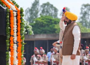 कारगिल विजय दिवस के अवसर पर मुख्यमंत्री द्वारा शहीद सैनिकों को श्रद्धांजलि अर्पित