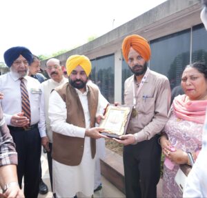 CM pays tribute to Martyrs On Kargil Vijay Diwas