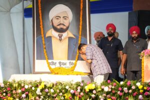 BHAGWANT MANN AND ARVIND KEJRIWAL VOW TO FURTHER REALIZE DREAMS OF MARTYRS
