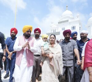 CM Pays Obeisance at Gurudwara Sri Katalgarh Sahib