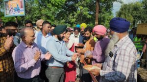  ਵਿਧਾਇਕ ਅਜੀਤਪਾਲ ਸਿੰਘ ਕੋਹਲੀ ਨੇ 6 ਕਰੋੜ ਰੁਪਏ ਨਾਲ ਬਣਨ ਵਾਲੀਆਂ ਸ਼ਹਿਰ ਦੀ ਪ੍ਰਮੁੱਖ ਸੜਕ ਦੇ ਕੰਮ ਦੀ ਕਰਵਾਈ ਸ਼ੁਰੂਆਤ
