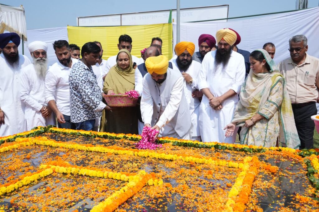 ਮੁੱਖ ਮੰਤਰੀ ਵੱਲੋਂ ਖਟਕੜ ਕਲਾਂ ਵਿਖੇ ਸ਼ਹੀਦ-ਏ-ਆਜ਼ਮ ਭਗਤ ਸਿੰਘ ਨੂੰ ਸ਼ਰਧਾ ਦੇ ਫੁੱਲ ਭੇਟ