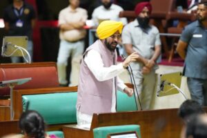 ਮੁੱਖ ਮੰਤਰੀ ਵੱਲੋਂ ‘ਜਿਸਦਾ ਖੇਤ, ਉਸਦੀ ਰੇਤ’ ਸਕੀਮ ਤਹਿਤ ਖੇਤਾਂ ’ਚੋਂ ਰੇਤ ਕੱਢਣ ਲਈ ਕਿਸਾਨਾਂ ਨੂੰ 7200 ਰੁਪਏ ਪ੍ਰਤੀ ਏਕੜ ਦੇਣ ਦਾ ਐਲਾਨ