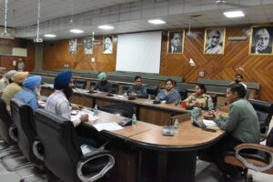 डिप्टी कमिश्नर द्वारा लोक निर्माण विभाग को लम्मा पिंड-जंडू सिंहा रोड को चौड़ा करने का कार्य नवंबर 2025 तक पूरा करने के निर्देश