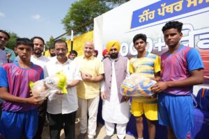 ਆਮ ਆਦਮੀ ਪਾਰਟੀ ਦੇ ਰਾਸ਼ਟਰੀ ਕਨਵੀਨਰ ਅਰਵਿੰਦ ਕੇਜਰੀਵਾਲ ਅਤੇ ਮੁੱਖ ਮੰਤਰੀ ਭਗਵੰਤ ਸਿੰਘ ਮਾਨ ਵੱਲੋਂ 3100 ਤੋਂ ਵੱਧ ਅਤਿ-ਆਧੁਨਿਕ ਸਟੇਡੀਅਮਾਂ ਦੇ ਨਿਰਮਾਣ ਪ੍ਰਾਜੈਕਟ ਦੀ ਸ਼ੁਰੂਆਤ