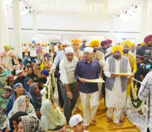 AAP CONVENER ARVIND KEJRIWAL AND CM BHAGWANT MANN PARTICIPATE IN KIRTAN DARBAR TO COMMEMORATE 350TH MARTYRDOM DAY OF SRI GURU TEGH BAHADUR JI