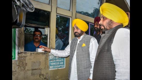 ਸ਼ਬਦਾਂ ਦੇ ਹੇਰਫੇਰ ਨਾਲ ਪੰਜਾਬੀਆਂ ਨੂੰ ਮੂਰਖ ਨਾ ਬਣਾਓ, ਪੰਜਾਬ ਯੂਨੀਵਰਸਿਟੀ ਬਾਰੇ ਫੈਸਲਾ ਤੁਰੰਤ ਵਾਪਸ ਲਓ: ਮੁੱਖ ਮੰਤਰੀ ਵੱਲੋਂ ਭਾਰਤ ਸਰਕਾਰ ਪਾਸੋਂ ਮੰਗ