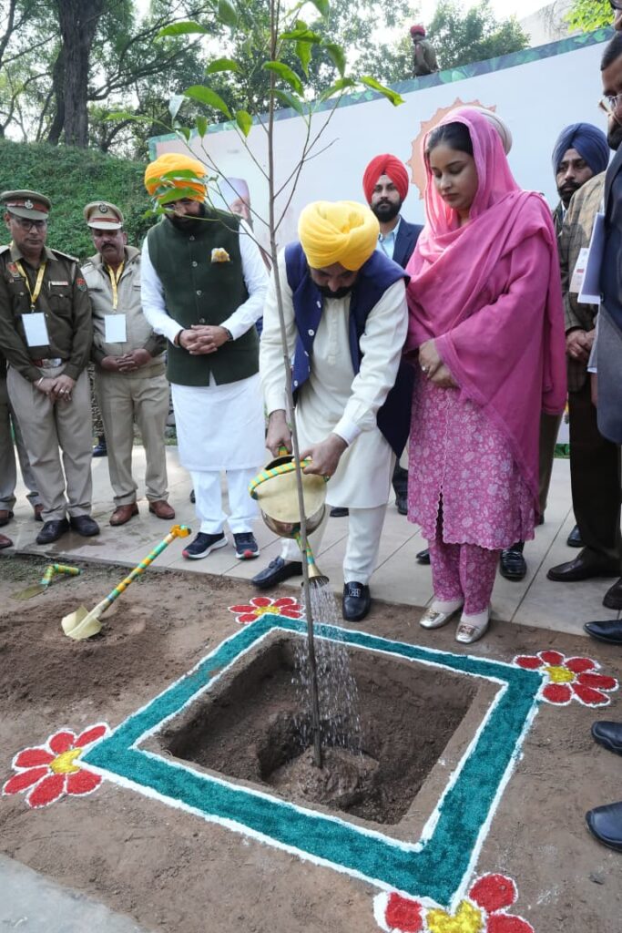 CM LAUNCHES STATEWIDE BLOOD DONATION AND ORGAN DONATION CAMP TO MARK THE 350TH MARTYRDOM DAY OF SRI GURU TEGH BAHADUR JI
