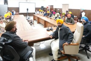 हम युवाओं को भविष्य की ज़रूरतों के लिए तैयार कर रहे हैं, जबकि अकाली युवाओं को डायनासोर युग में खींचना चाहते हैं: मुख्यमंत्री