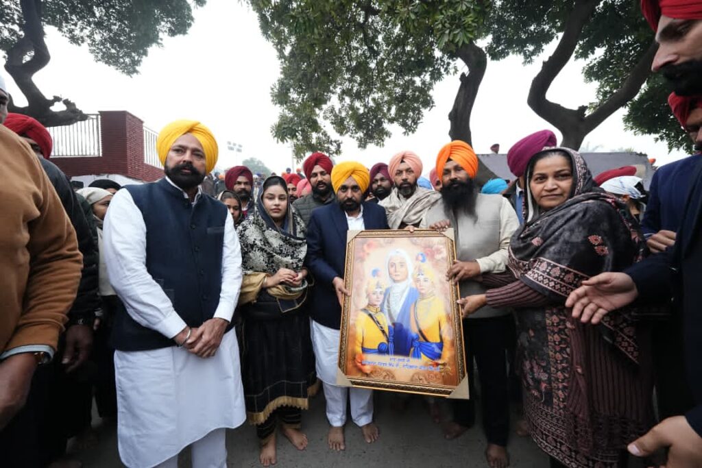 CM Bhagwant Singh Mann pays obeisance at Gurdwara Sri Fatehgarh Sahib