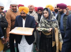 CM Bhagwant Singh Mann pays obeisance at Gurdwara Sri Fatehgarh Sahib