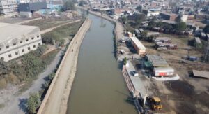 AAP सरकार लाई बदलाव: सांसद संत सीचेवाल की अगुवाई में बुड्ढा दरिया बना जीवंत—जहां खड़ा होना था नामुमकिन, वहां अब तैर रही किश्ती