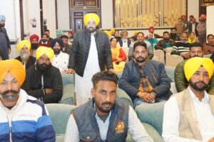ਪਿੰਡਾਂ ਦੇ ਵਿਕਾਸ ਨੂੰ ਗਤੀ ਦੇਣ ਲਈ ਮੁੱਖ ਮੰਤਰੀ ਵੱਲੋਂ ਜ਼ਮੀਨੀ ਪੱਧਰ ‘ਤੇ ਲੋਕਾਂ ‘ਚ ਵਿਚਰਨ ਦੀ ਮੁਹਿੰਮ ਜਾਰੀ