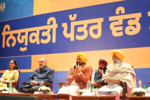 ਮੁੱਖ ਮੰਤਰੀ ਭਗਵੰਤ ਸਿੰਘ ਮਾਨ ਸਰਕਾਰ ਨੇ ‘ਮਿਸ਼ਨ ਰੋਜ਼ਗਾਰ’ ਤਹਿਤ ਨੌਜਵਾਨਾਂ ਨੂੰ ਬਿਨਾਂ ਕਿਸੇ ਰਿਸ਼ਵਤ ਅਤੇ ਸਿਫਾਰਸ਼ ਦੇ 63,943 ਸਰਕਾਰੀ ਨੌਕਰੀਆਂ ਦਿੱਤੀਆਂ