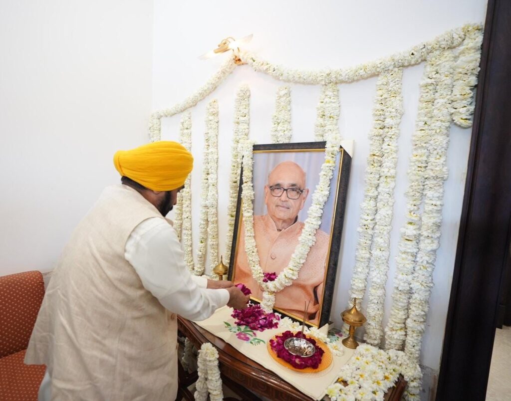 ਮੁੱਖ ਮੰਤਰੀ ਭਗਵੰਤ ਸਿੰਘ ਮਾਨ ਨੇ ਸੰਦੀਪ ਗਿਲਹੋਤਰਾ ਦੇ ਪਰਿਵਾਰ ਨਾਲ ਦੁੱਖ ਸਾਂਝਾ ਕੀਤਾ