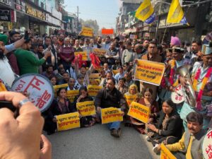 ‘ਦਲਿਤ ਵਿਰੋਧੀ ਕਾਂਗਰਸ’ ਖਿਲਾਫ ‘ਆਪ’ ਨੇ ਪੰਜਾਬ ਭਰ ਵਿੱਚ ਕੀਤੇ ਵਿਰੋਧ ਪ੍ਰਦਰਸ਼ਨ, ਪ੍ਰਤਾਪ ਬਾਜਵਾ ਨੇ ਮੰਤਰੀ ਈਟੀਓ ‘ਤੇ ਕੀਤੀ ਸੀ ਜਾਤੀਵਾਦੀ ਟਿੱਪਣੀ