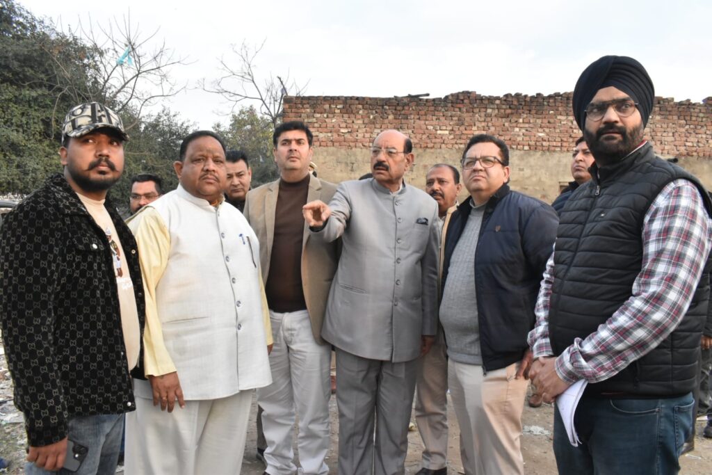 ਕੈਬਨਿਟ ਮੰਤਰੀ ਮੋਹਿੰਦਰ ਭਗਤ ਨੇ ਸ਼ਹਿਰ ’ਚ ਚੱਲ ਰਹੇ ਵਿਕਾਸ ਪ੍ਰਾਜੈਕਟਾਂ ਦਾ ਲਿਆ ਜਾਇਜ਼ਾ