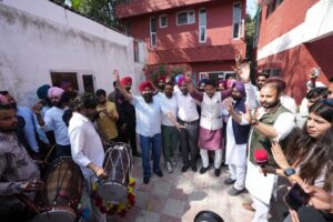 AAP Punjab Celebrates Court’s Verdict in Favour of Arvind Kejriwal and AAP Leaders with Festive Fervour in Chandigarh