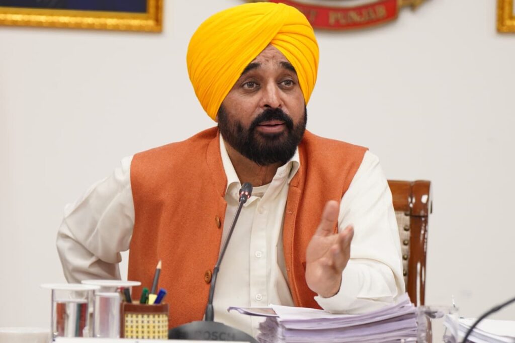 ਮੁੱਖ ਮੰਤਰੀ ਭਗਵੰਤ ਸਿੰਘ ਮਾਨ ਦੀ ਅਗਵਾਈ ਵਿੱਚ ਵਜ਼ਾਰਤ ਵੱਲੋਂ ‘ਪੰਜਾਬ ਸਰਕਾਰ ਖੁਰਾਕ ਪ੍ਰੋਗਰਾਮ’ ਦੇ ਇਤਿਹਾਸਕ ਫੈਸਲੇ ਨੂੰ ਹਰੀ ਝੰਡੀ, ਐਨ.ਐਫ.ਐਸ.ਏ. ਅਧੀਨ 40 ਲੱਖ ਪਰਿਵਾਰਾਂ ਨੂੰ ਕਣਕ, ਦਾਲ, ਖੰਡ, ਤੇਲ ਅਤੇ ਲੂਣ ਮਿਲੇਗਾ