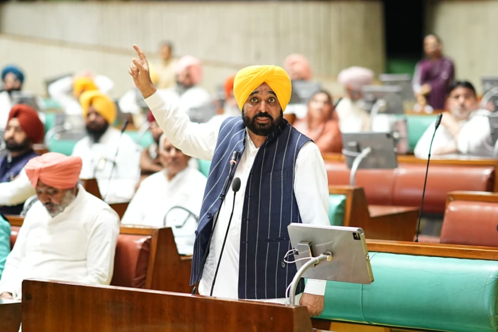 ਔਰਤਾਂ ਨੂੰ 1000 ਰੁਪਏ ਦੇਣ ਦੇ ਫੈਸਲੇ ਤੋਂ ਖਫਾ ਹੋ ਕੇ ਵਿਰੋਧੀ ਧਿਰ ਬਜਟ ’ਤੇ ਚਰਚਾ ਕਰਨ ਤੋਂ ਭੱਜੀ-ਭਗਵੰਤ ਸਿੰਘ ਮਾਨ