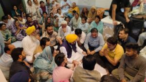 ਮੁੱਖ ਮੰਤਰੀ ਭਗਵੰਤ ਸਿੰਘ ਮਾਨ ਨੇ ਜਗਰਾਉਂ ਪਹੁੰਚ ਕੇ ਮਥੁਰਾ ਪੀੜਤ ਪਰਿਵਾਰਾਂ ਨਾਲ ਦੁੱਖ ਸਾਂਝਾ ਕੀਤਾ, ਸੰਕਟ ਦੀ ਘੜੀ ਵਿੱਚ ਹਰ ਮਦਦ ਦਾ ਭਰੋਸਾ
