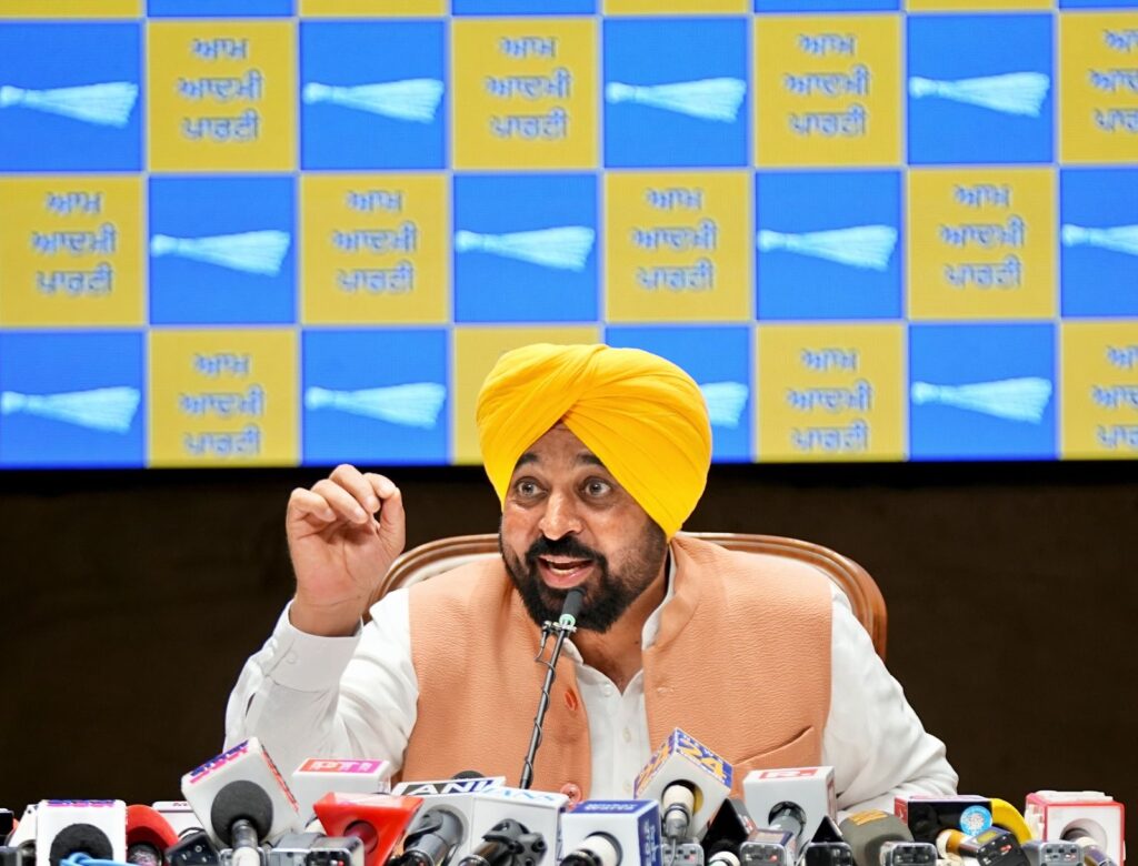 ਜਦੋਂ ਤੋਂ ਬੇਅਦਬੀ ਵਿਰੋਧੀ ਕਾਨੂੰਨ ਬਣਿਆ ਹੈ, ਭਾਜਪਾ ਮੈਨੂੰ ਕਮਜ਼ੋਰ ਅਤੇ ਖ਼ਤਮ ਕਰਨ ਦੀਆਂ ਸਾਜ਼ਿਸ਼ਾਂ ਰਚ ਰਹੀ ਹੈ: ਮੁੱਖ ਮੰਤਰੀ ਭਗਵੰਤ ਸਿੰਘ ਮਾਨ