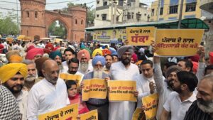 “Murder of Democracy by Modi Govt”: AAP Hits Streets Across Punjab, Gheraos BJP Offices Over ED Action on Sanjeev Arora