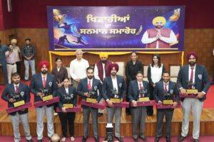 पंजाब के खिलाड़ियों ने दुनिया भर में तिरंगे का मान बढ़ाया, मुख्यमंत्री भगवंत सिंह मान द्वारा पुरस्कार और इनामी राशि से खिलाड़ियों का सम्मान